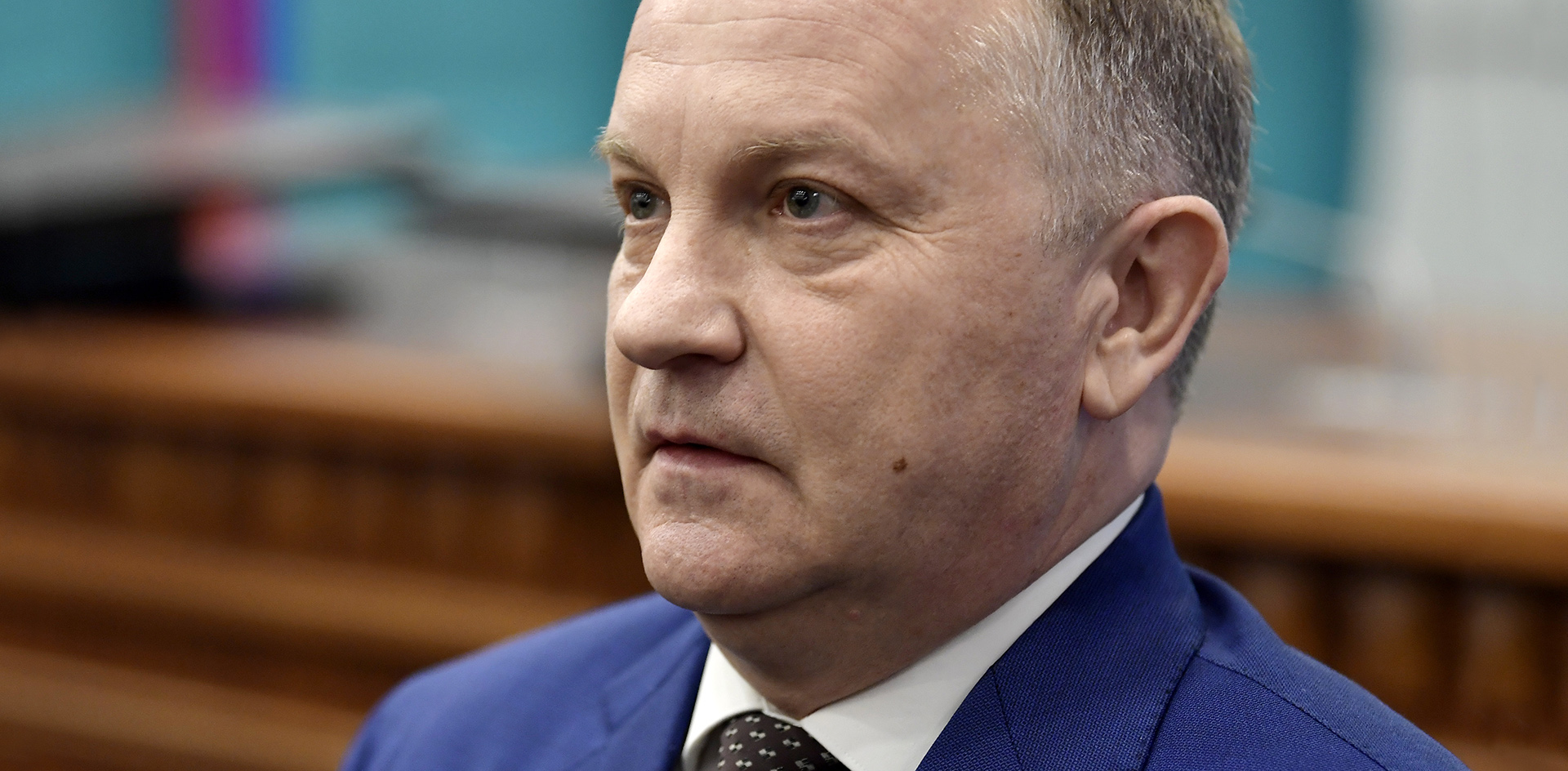 Мэр Владивостока уходит в отставку, но остаётся на свободе