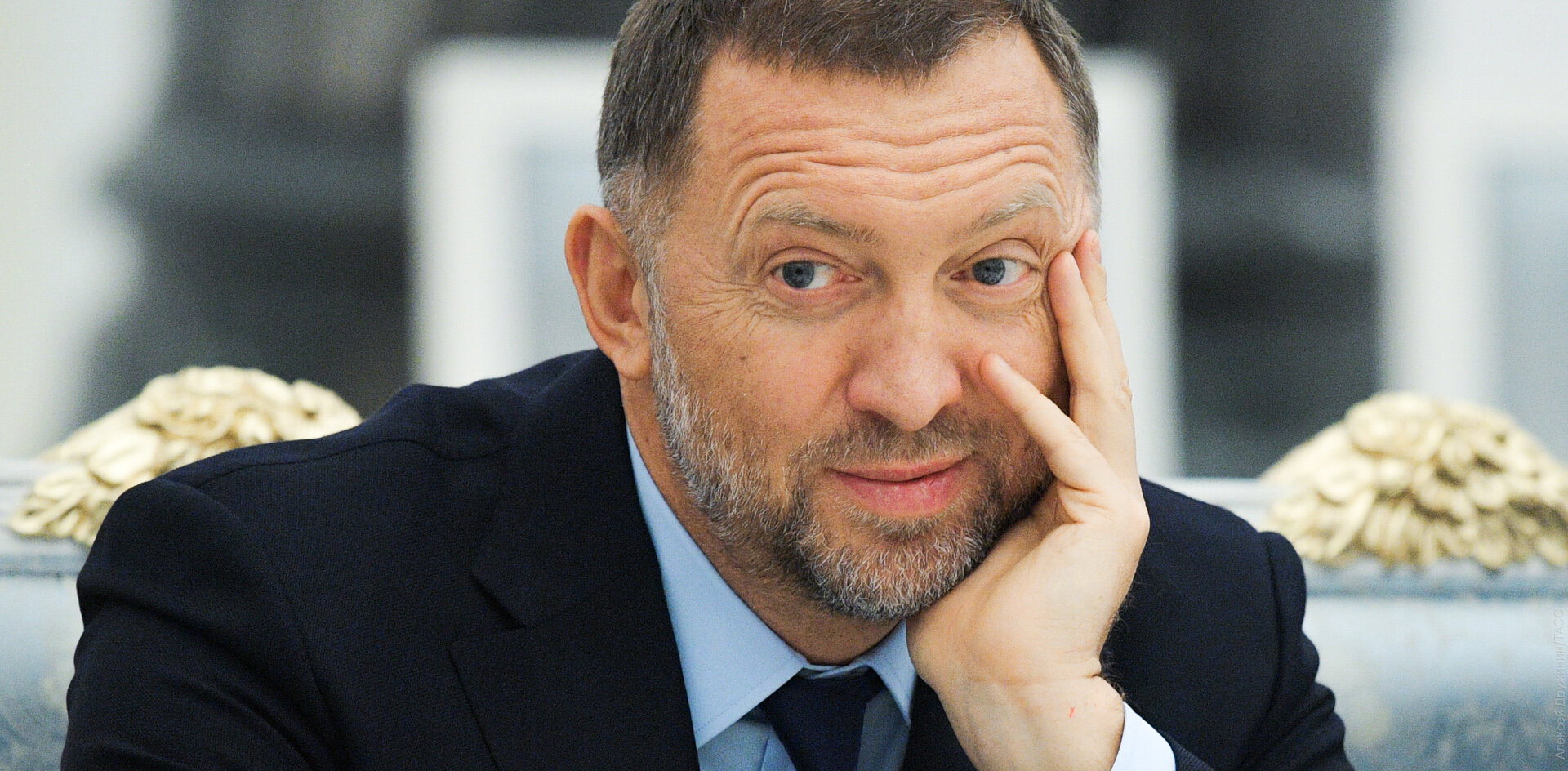 Адвокат Навального требует 24 бесплатных опровержения в «Коммерсанте»