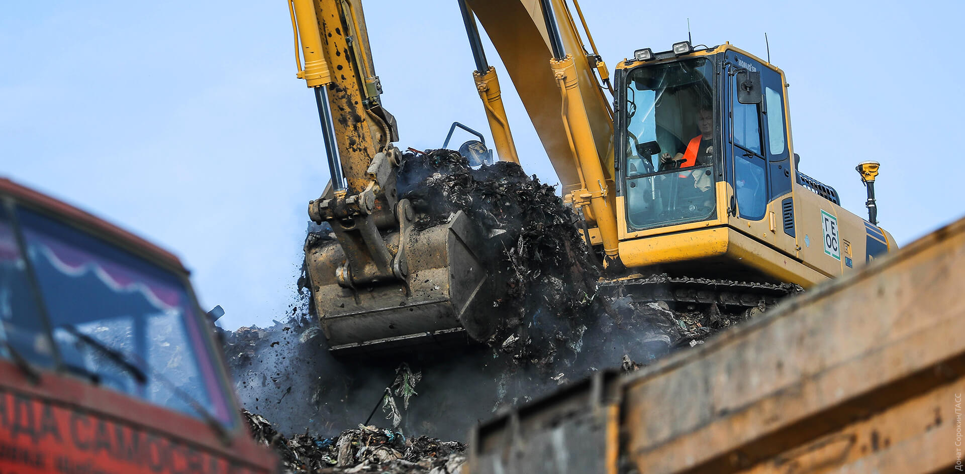 Растущие мусорные полигоны под Петербургом тревожат жителей и экологов