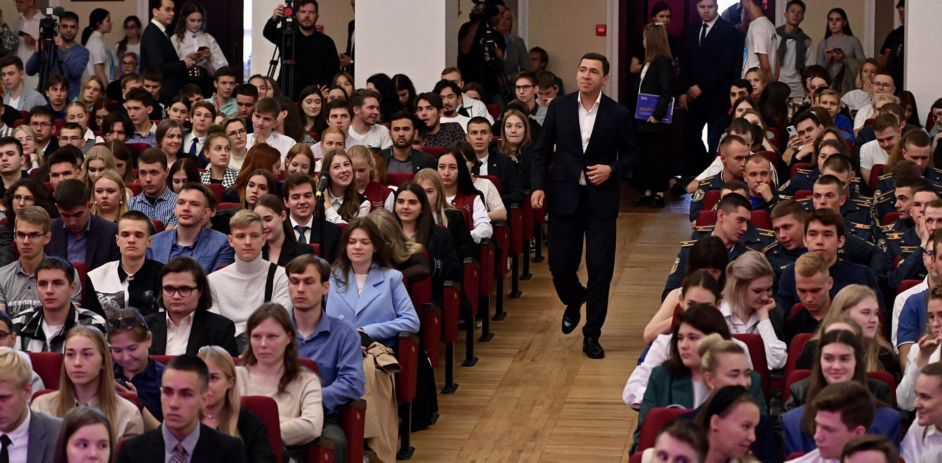 Свердловский губернатор рассказал студентам о «Кампусе»