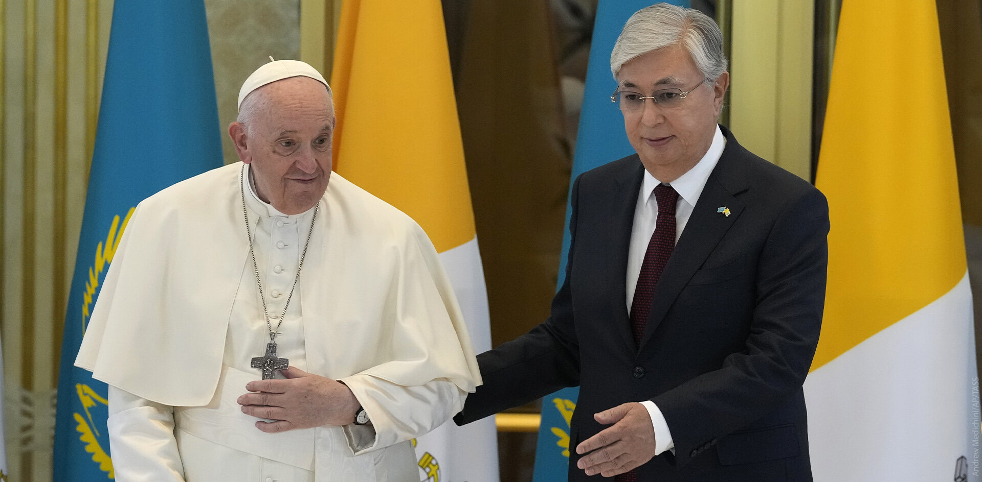Папа в Казахстане: в поисках мира и новых сфер влияния
