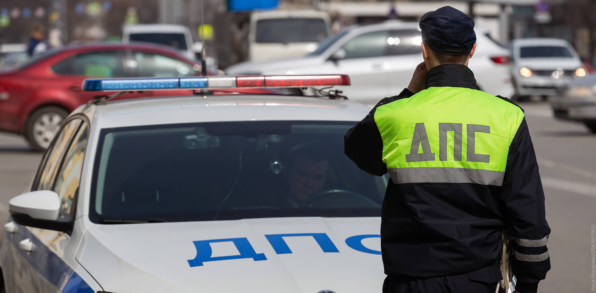В Петербурге задержали 14 человек по делу о взятках в ГИБДД