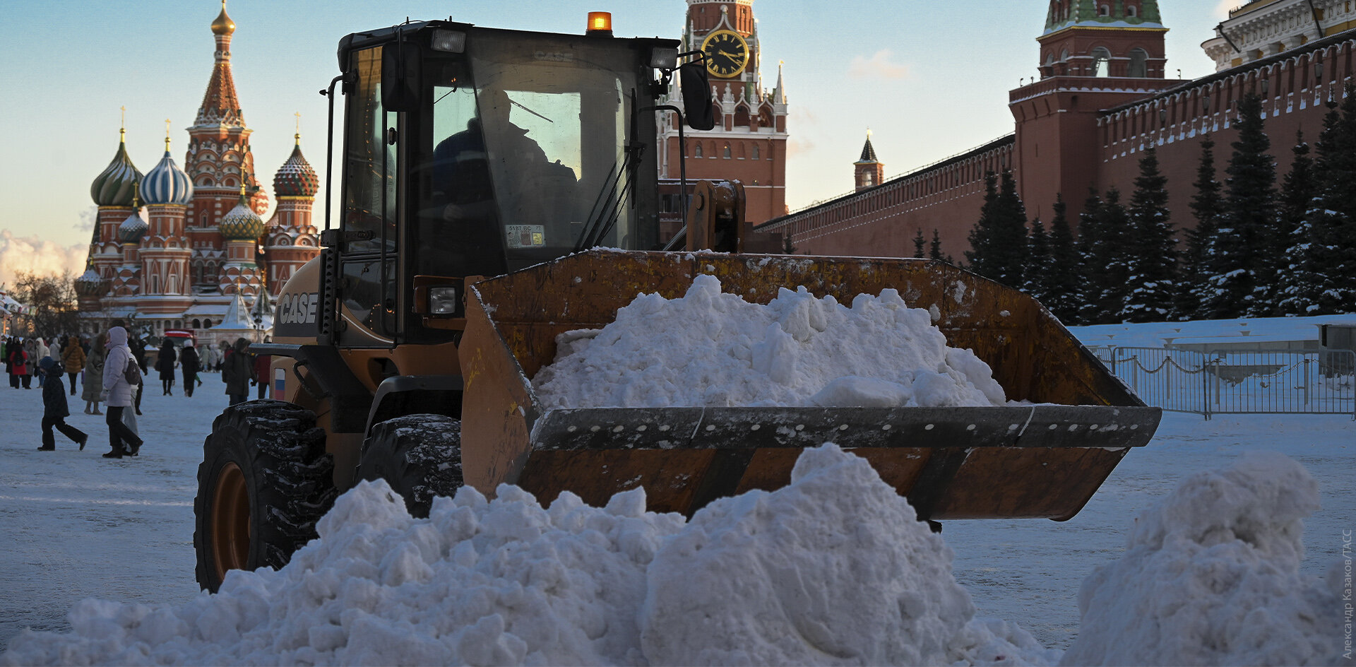 Москву завалило проблемами с уборкой снега