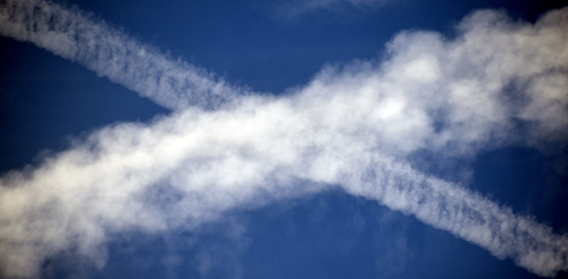 Что означают полосы над крупными городами?