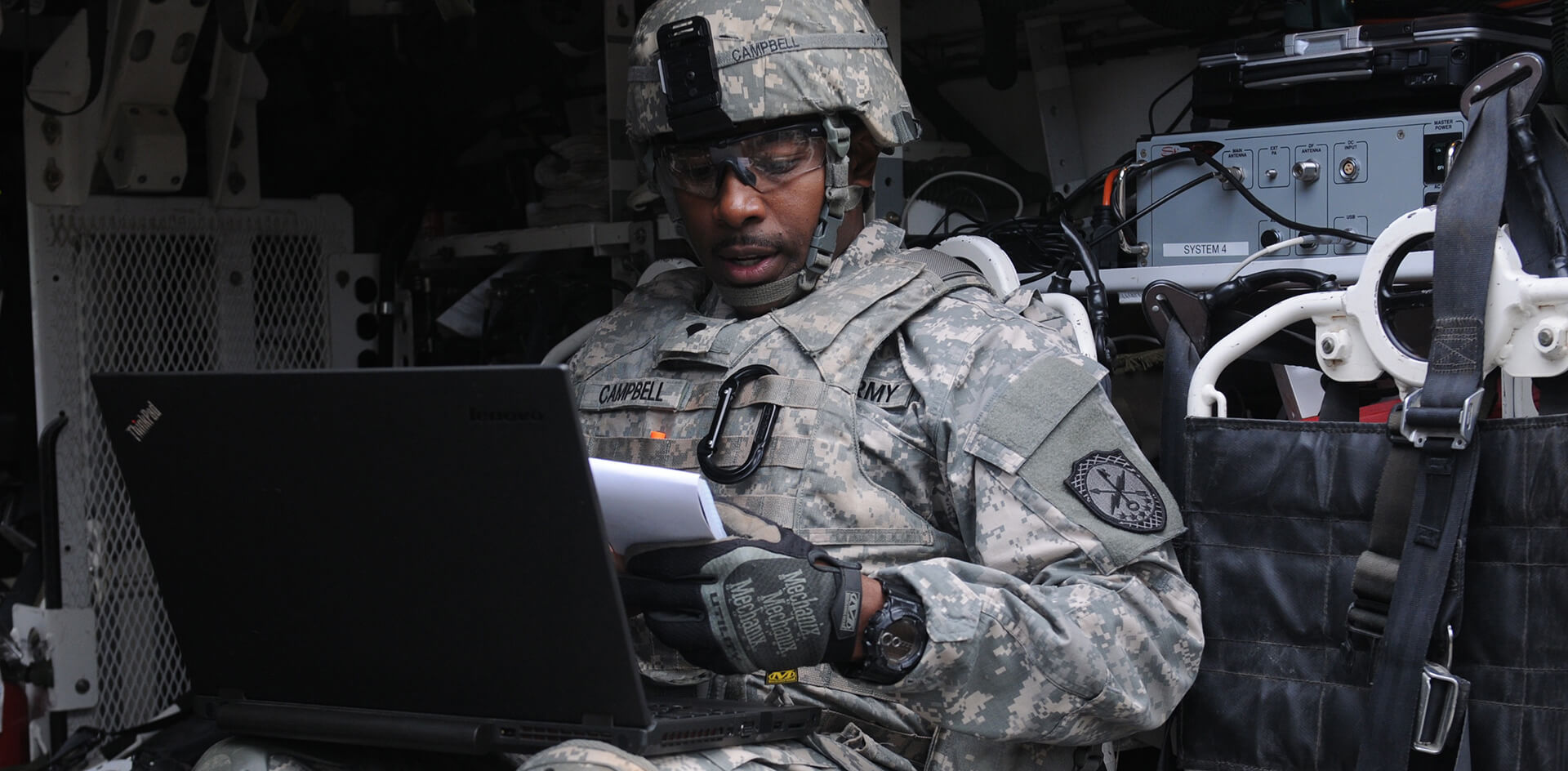 США бросаются с головой в опыты с ИИ