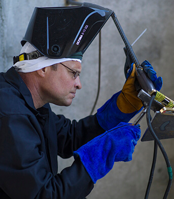 Сварщики обогнали в зарплатах IT-шников