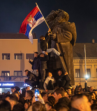 Политическое землетрясение
