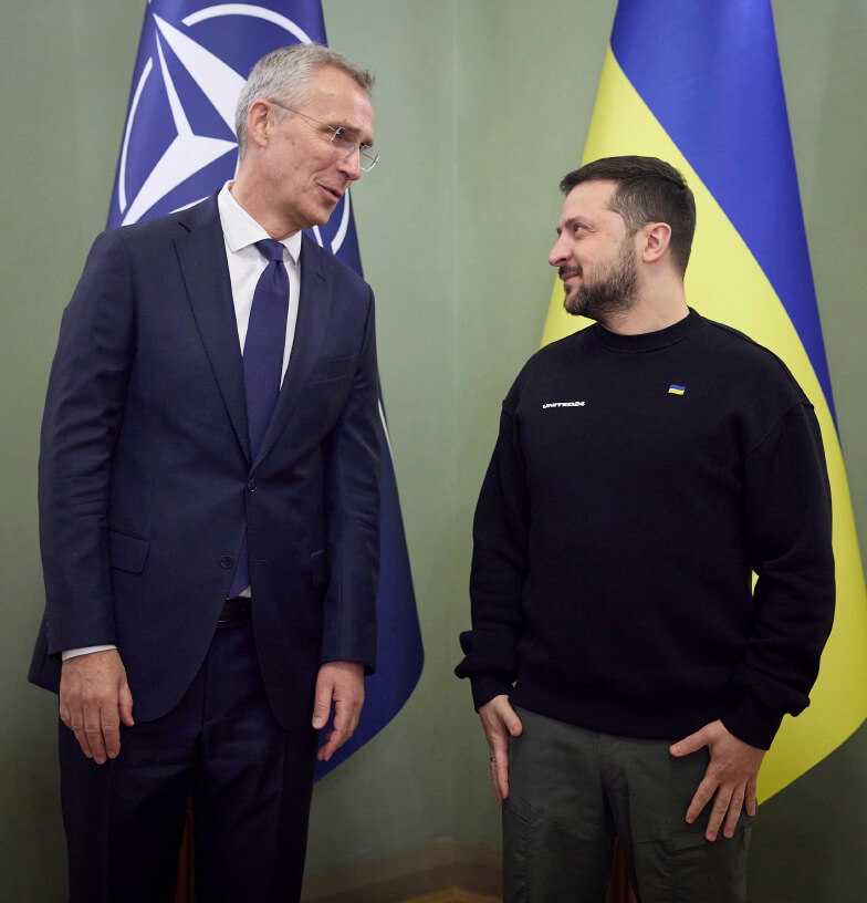 Украину примут в НАТО по частям?
