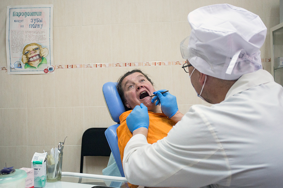 Вопреки логике в этой ситуации больше всех пострадали не частные стоматологические клиники, а государственные.