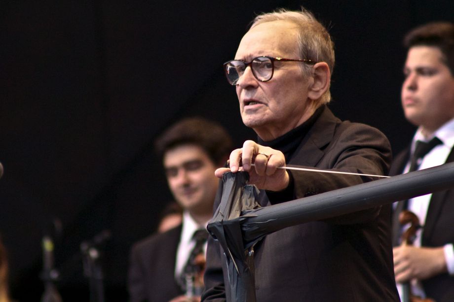 Композитор удостоен двух премий «Оскар».