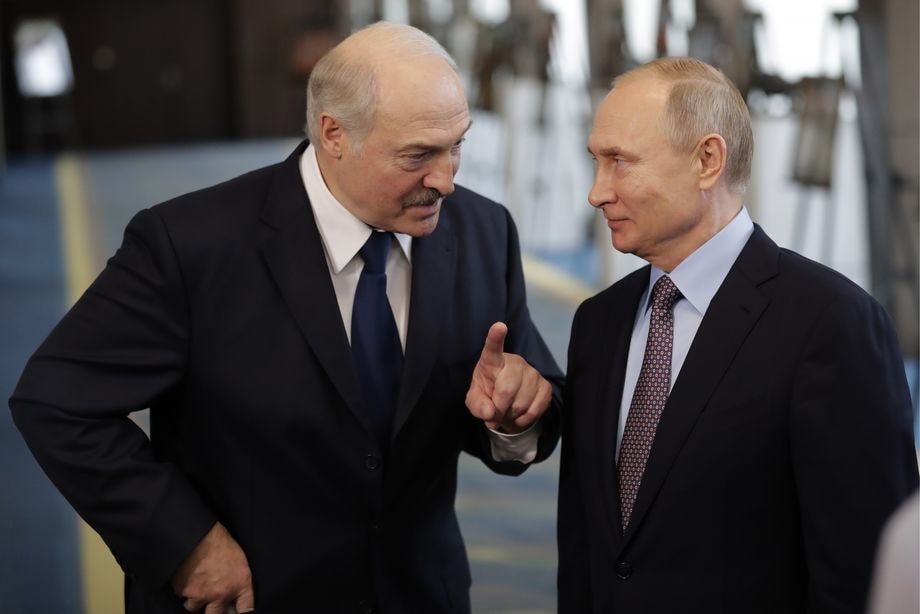Лукашенко заявил, что Россия напрасно поменяла братские отношения с республикой на партнёрские.
