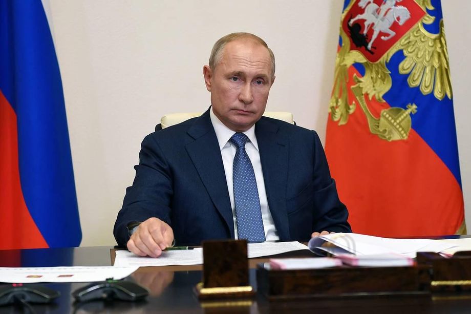 Владимир Путин на совещании с членами Совета безопасности РФ предложил провести анализ нормативной базы по промышленной безопасности для предотвращения техногенных катастроф.