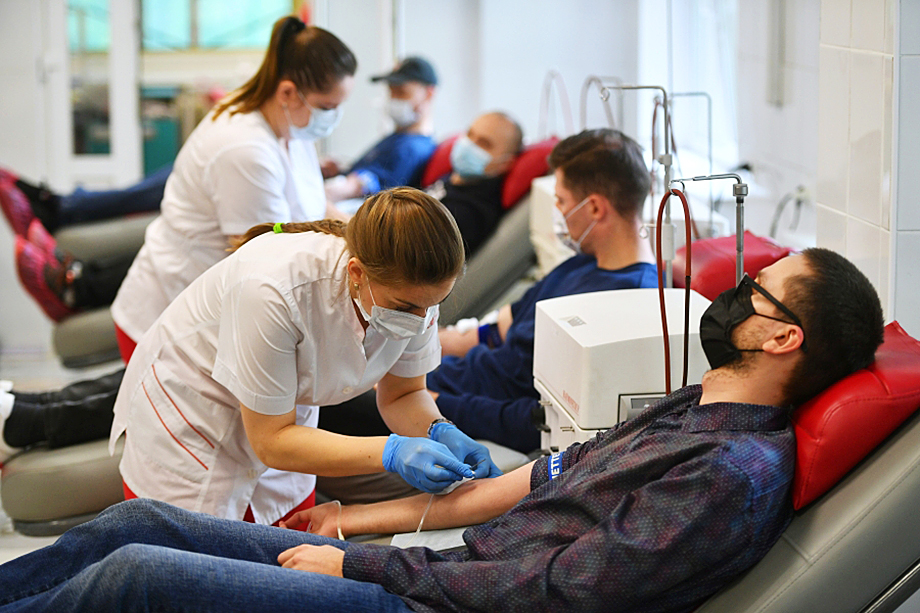 По словам столичного департамента здравоохранения в Москве нет критического дефицита донорской крови и её компонентов.
