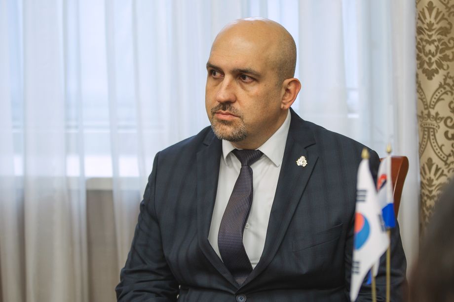 Виталий Иваненко стал главой администрации Петропавловска в конце 2016 года. В ноябре 2019-го он ушёл со своего поста досрочно.
