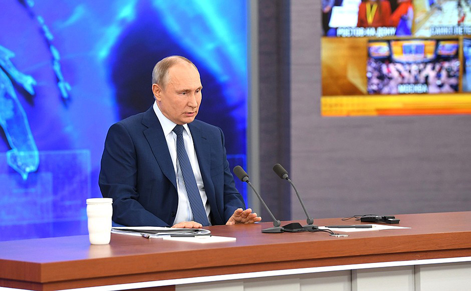 Владимир Путин пообещал отреагировать на обращения врачей.