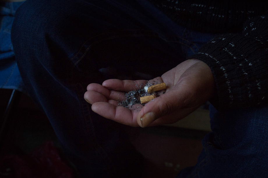 Табак в «Теремке» на вес золота. Среди постояльцев много заядлых курильщиков.