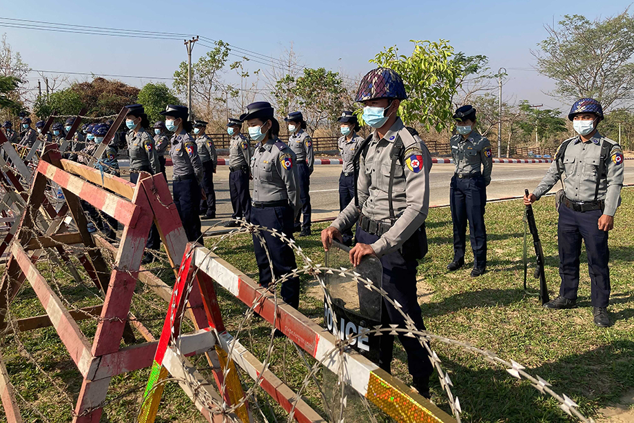 Власть передана главнокомандующему Вооружёнными силами Мьянмы Мину Аунгу Хлайну.