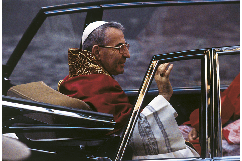 23 сентября 1978 года. Рим, Италия. Папа Иоанн Павел I в машине во время своего единственного официального визита в Римскую епархию.