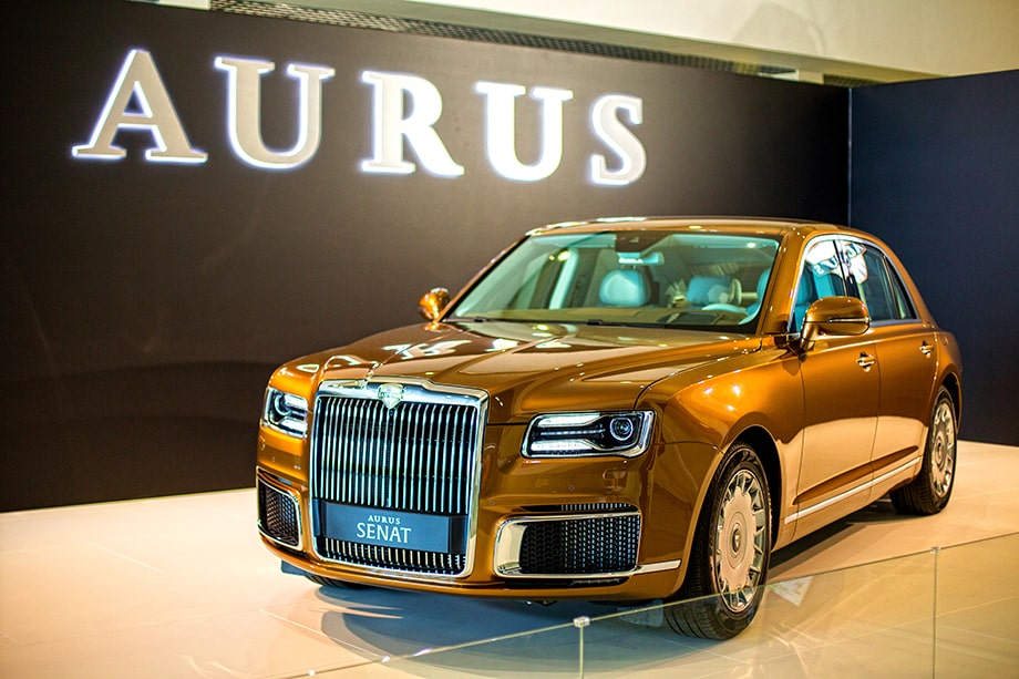 Стоимость Aurus Senat в базовой комплектации составляет 18 млн рублей.