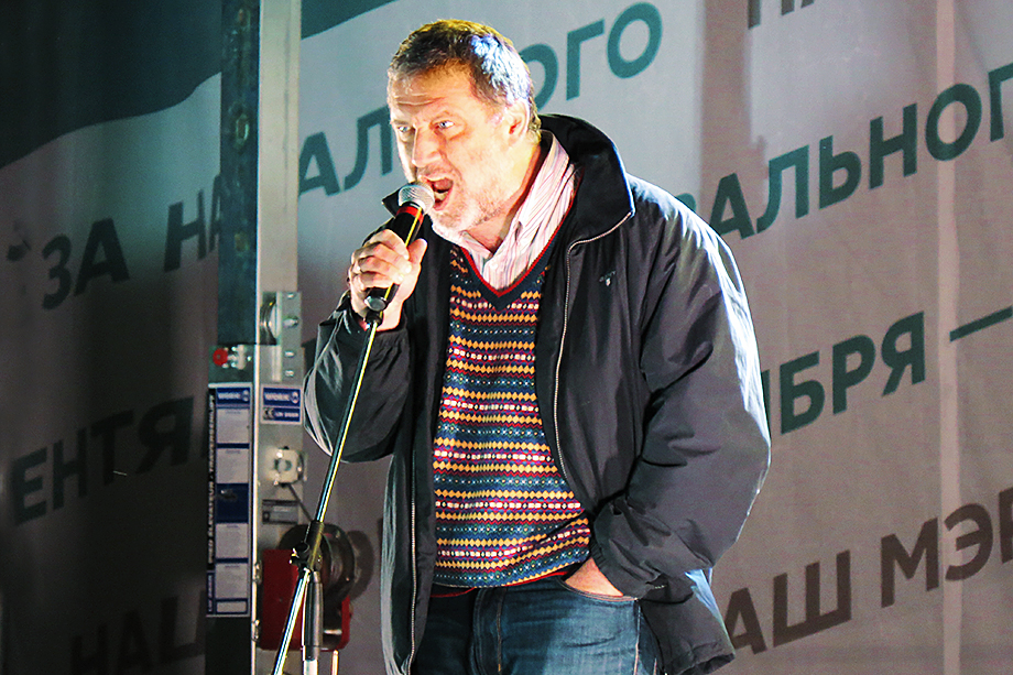 Сергей Пархоменко на митинге Алексея Навального на Болотной площади после объявления результатов выборов мэра Москвы. 9 сентября 2013 года.