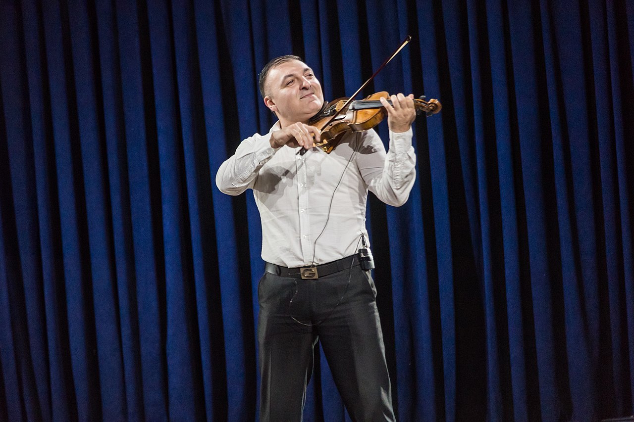 В концерте по случаю Дня УИС в 2020 году принимал участие скрипач Тигран Петросян.