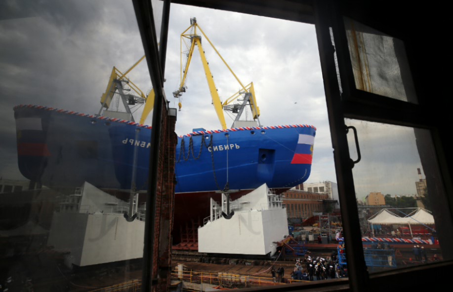 Спустить судно на воду изначально планировалось в 2019 году.