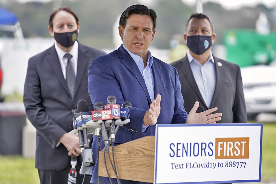 Глава Флориды Рон ДеСантис объявил, что запретит предприятиям и местным органам власти в штате требовать доказательств прививки.