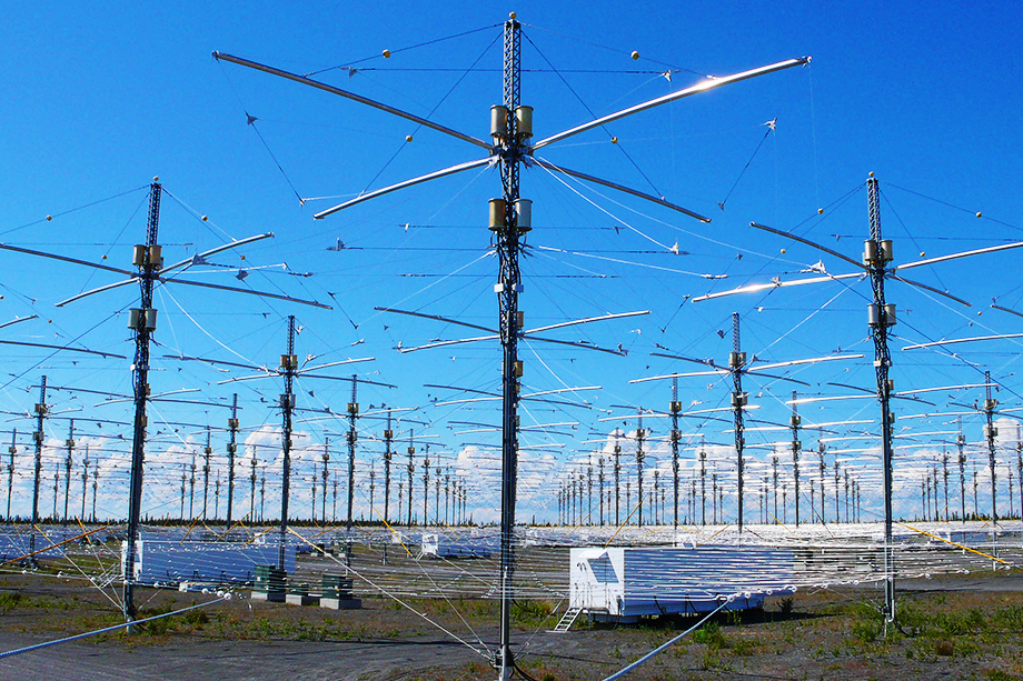 HAARP — экспериментальный исследовательский проект по изучению взаимодействия ионосферы с мощным электромагнитным излучением на Аляске.