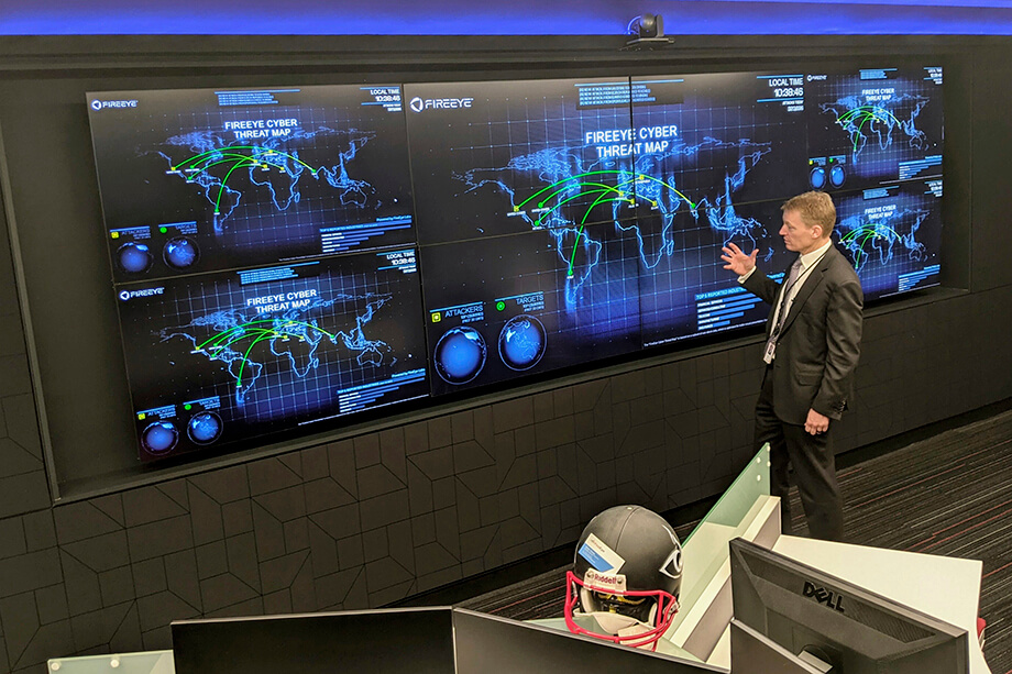 В компании по кибербезопасности FireEye Inc заявили, что по крайней мере одна из хакерских групп действует по поручению правительства Китая.