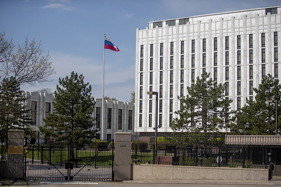 В посольстве РФ добавили, что Москва выступает за диалог с Вашингтоном по вопросам международной информационной безопасности.