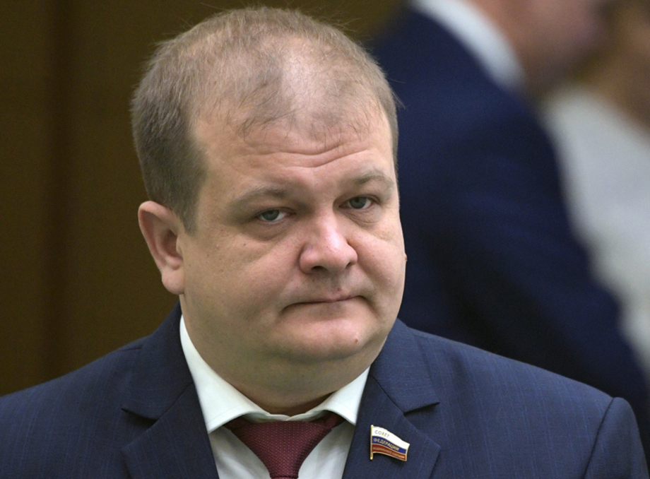 Безденежных поддерживает бывшего губернатора региона Сергея Фургала.
