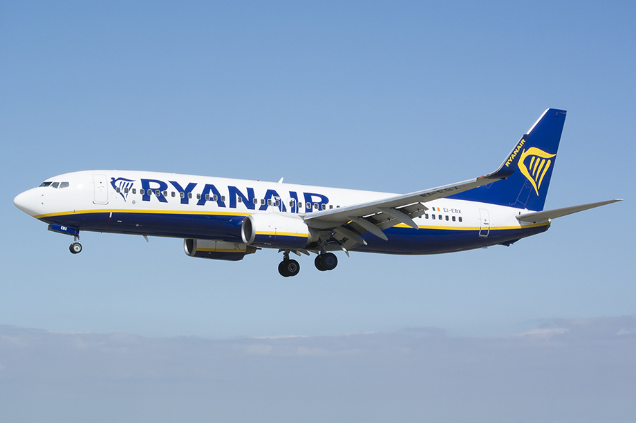 23 мая самолёт авиакомпании Ryanair, который следовал по маршруту Афины – Вильнюс, совершил аварийную посадку из-за поступившего сообщения о минировании.