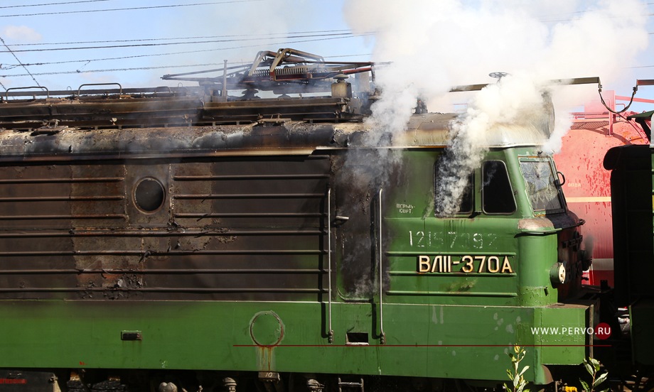 Загорелся локомотив грузового поезда, следовавшего по маршруту Кузино – Екатеринбург-Пассажирский.