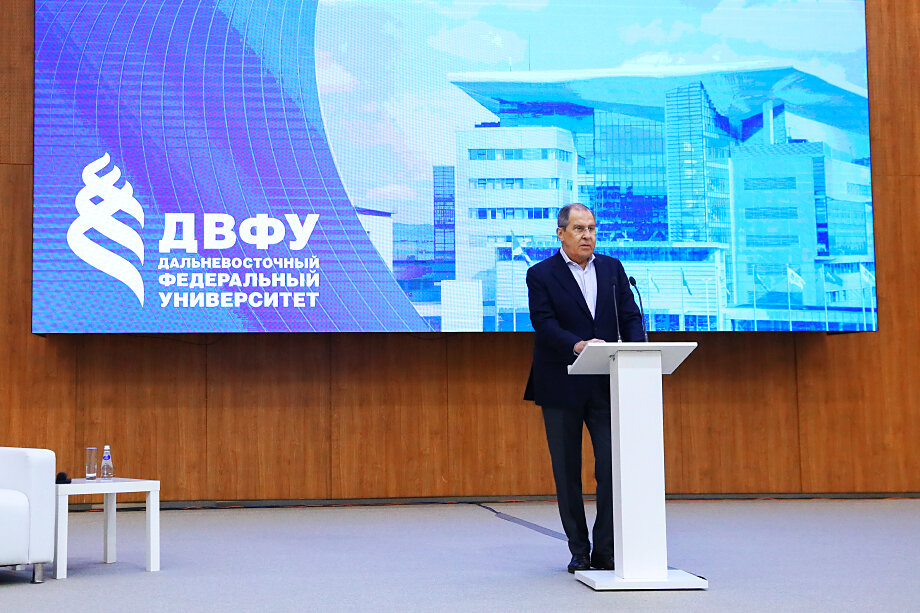Визит министра иностранных дел Сергея Лаврова на прошлых выходных во Владивосток для местных элит стал неожиданностью.