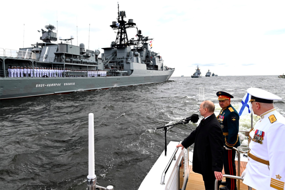 Президент уверен, что Военно-Морской Флот страны способен нанести удар по любому противнику.