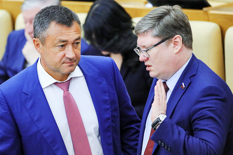 Андрей Исаев (на фото справа) и Виктор Пинский (на фото слева) могут рассчитывать на переизбрание от «Единой России» осенью 2021 года.