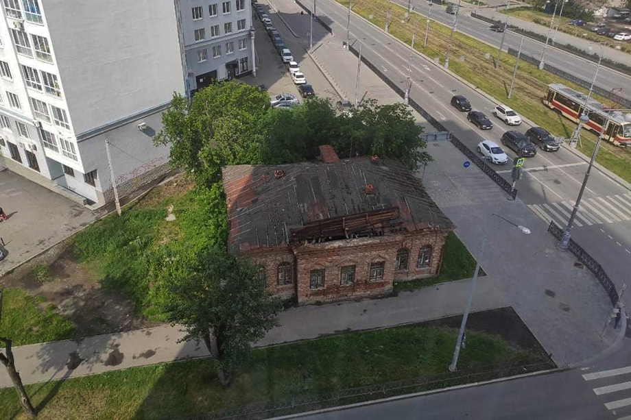 Дом на улице Мельникова исключили из реестра памятников регионального значения, так как экспертиза не нашла в нём культурной ценности.