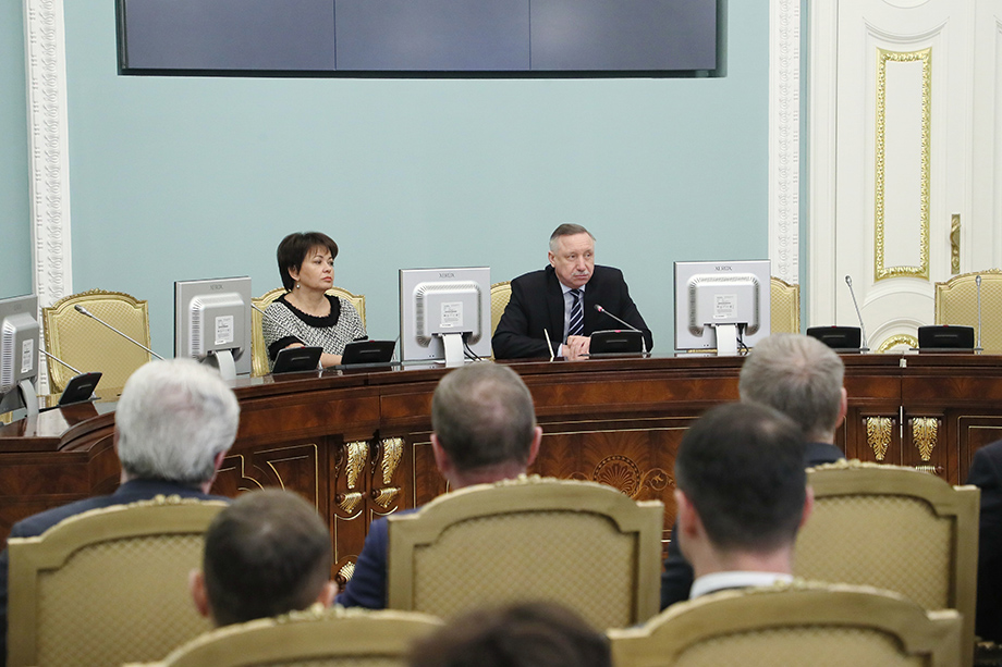 Александр Беглов представил коллективу администрации губернатора Санкт‑Петербурга нового руководителя – вице-губернатора Любовь Совершаеву.