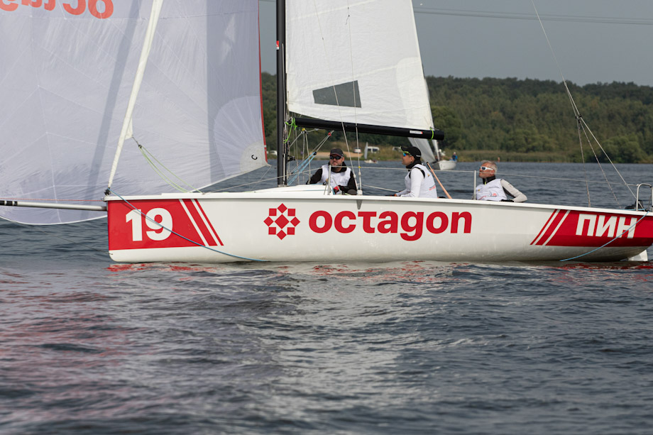 Первое место занял экипаж «Бодрый ветер», второе – команда под руководством Ильи Павлова, а третье – «Октагон».