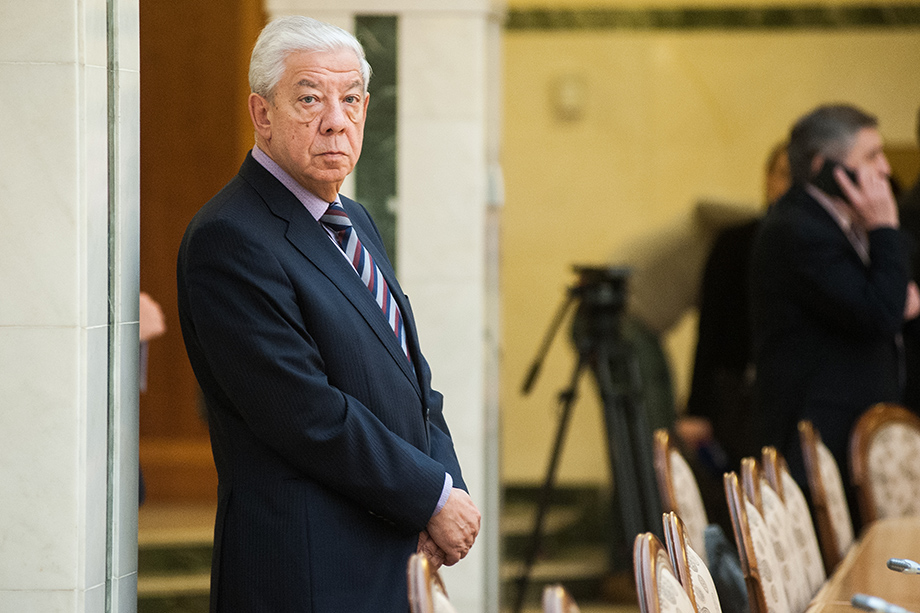 Александр Левин также входит в экспертную группу по выбору изображений для новой пятитысячной купюры.