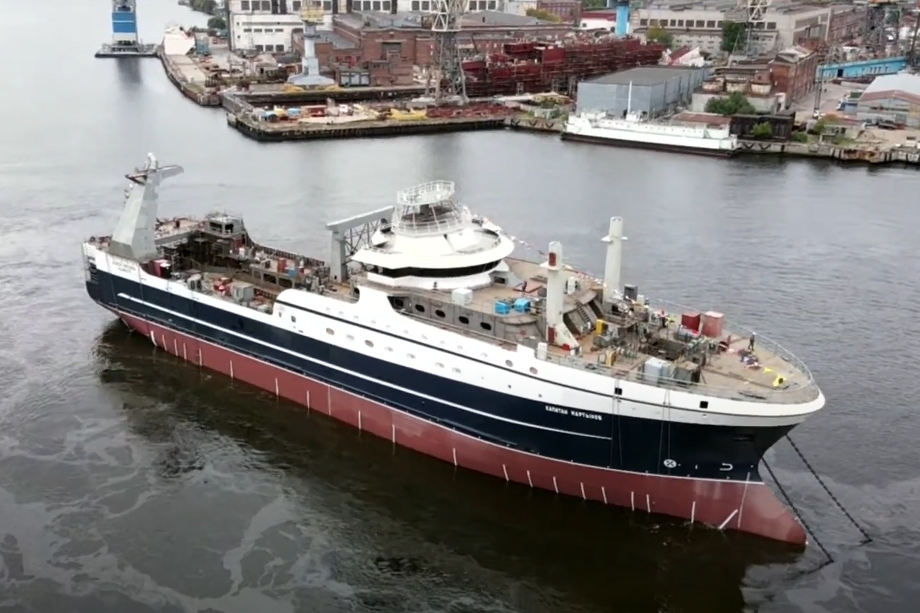 В Петербурге на воду спустили четвёртый в проекте СТ-192 рыболовный траулер.