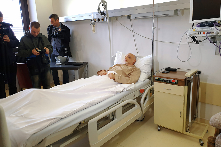 Российский дипломат – сотрудник миссии ООН в Косово Михаил Краснощёков, пострадавший в результате нападения на него 28 мая 2019 года косовского полицейского спецназа, в Военно-медицинской академии.