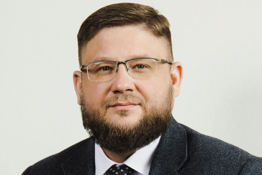 Председателем жилищного комитета Санкт-Петербурга стал Олег Зотов.