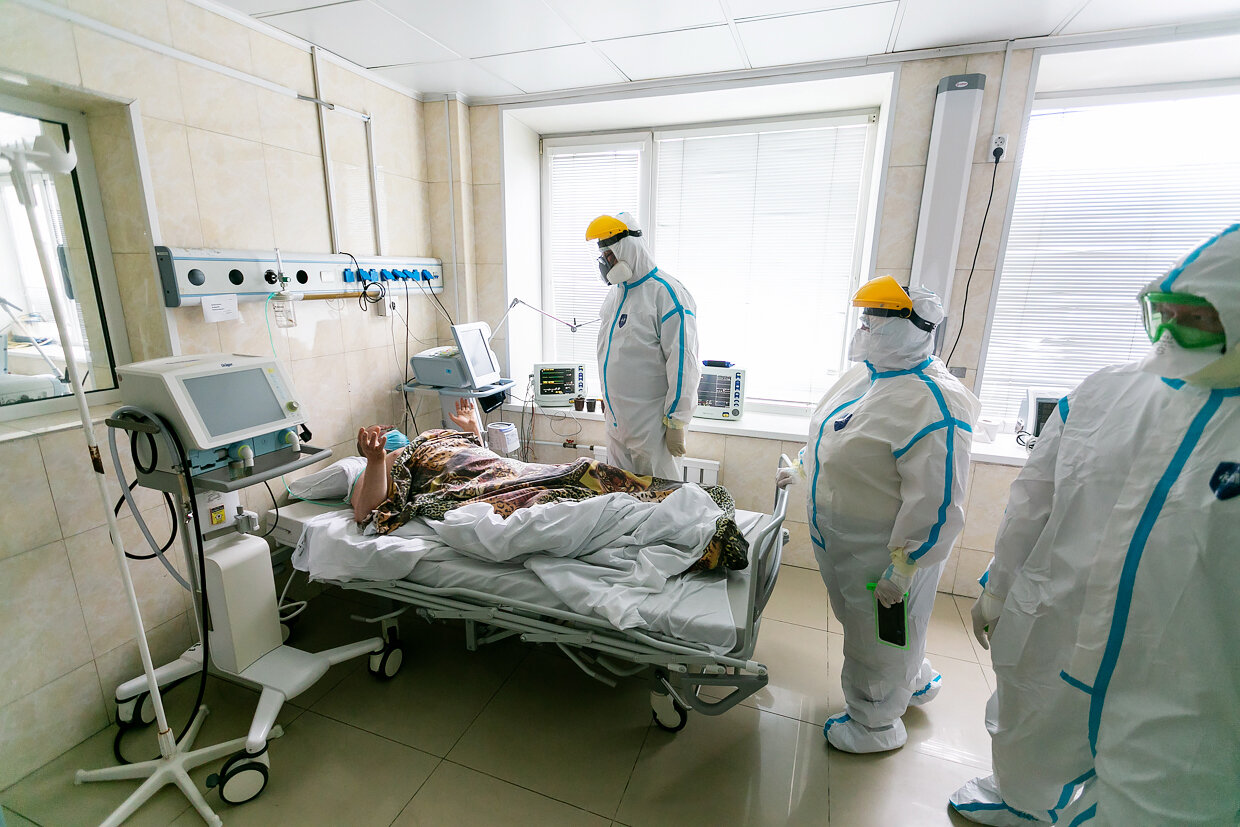 В ковидной клинике Владивостока уже год как установлен аппарат «ТОР». Результатом его использования считается сокращение времени выздоровления на 3,5–5 суток.