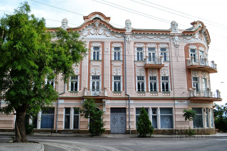 В Евпатории продают здание бывшего пансионата «Орбита»