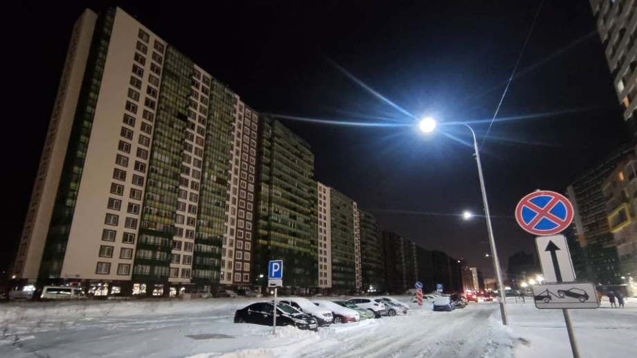 Несколько часов понадобилось специалистам Ленэнерго на восстановление электричества в пригородах Санкт-Петербурга.