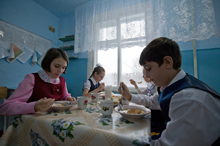 На питание школьников Симферополя направят 400 млн рублей.