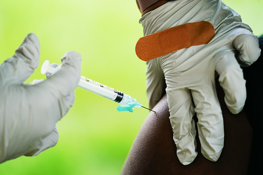 Противниками вакцинации в США, как полагает Институт Гэллапа, можно считать 20 процентов населения.