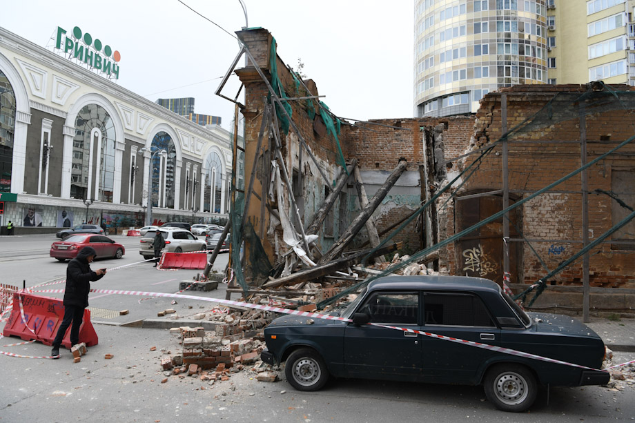 Череда разрушений исторических построек в Екатеринбурге привела к скандалу в обществе по охране памятников