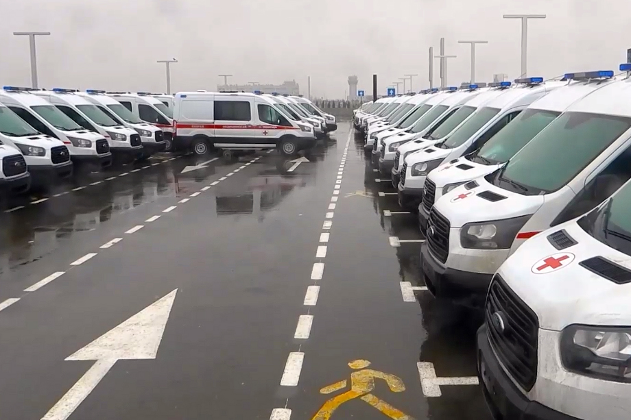 Крупную партию машин скорой помощи доставили в Крым.